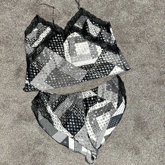 Victoria's Secret Cami Set - Picture 3 of 9